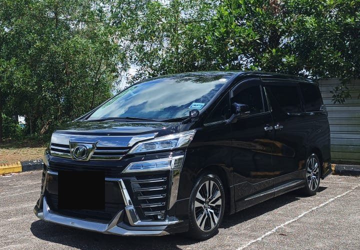 EzEe's Toyota Vellfire ZG in daylight